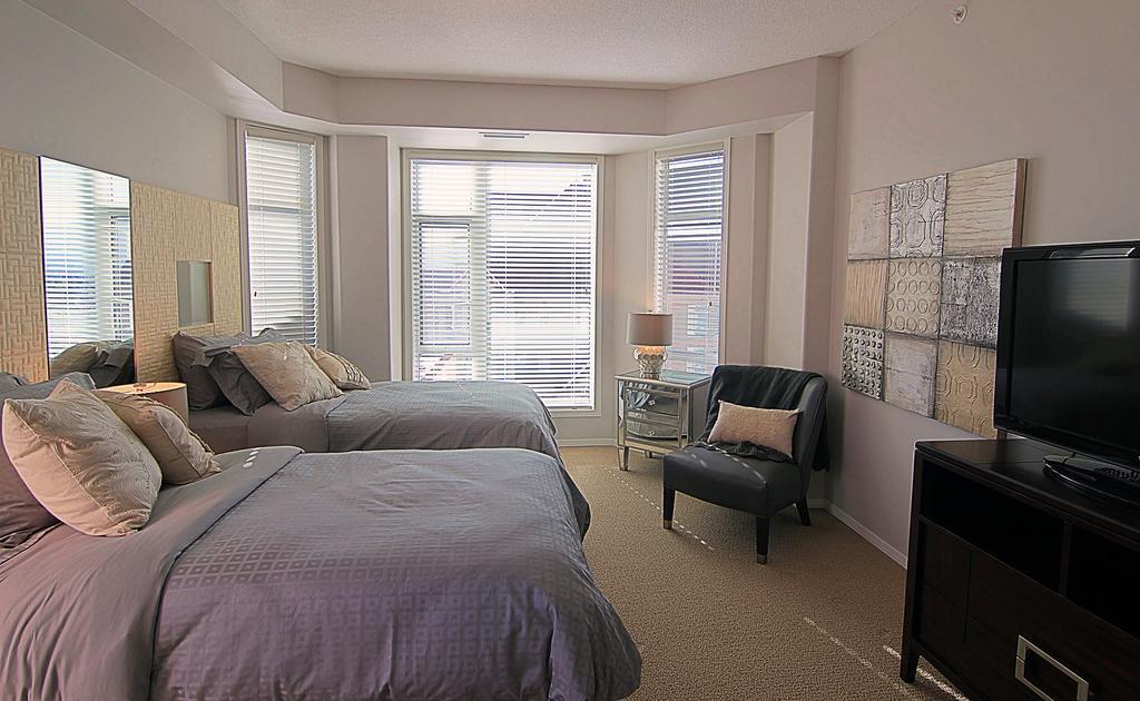 Sunset Waterfront Resort By Kelownacondorentals Екстериор снимка