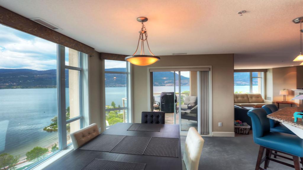 Sunset Waterfront Resort By Kelownacondorentals Екстериор снимка