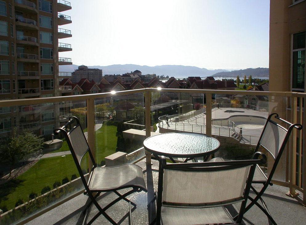 Sunset Waterfront Resort By Kelownacondorentals Екстериор снимка