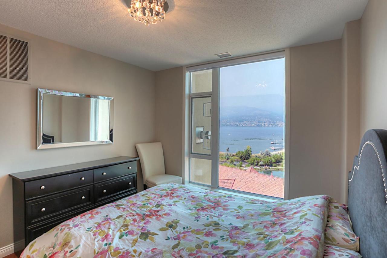Sunset Waterfront Resort By Kelownacondorentals Екстериор снимка