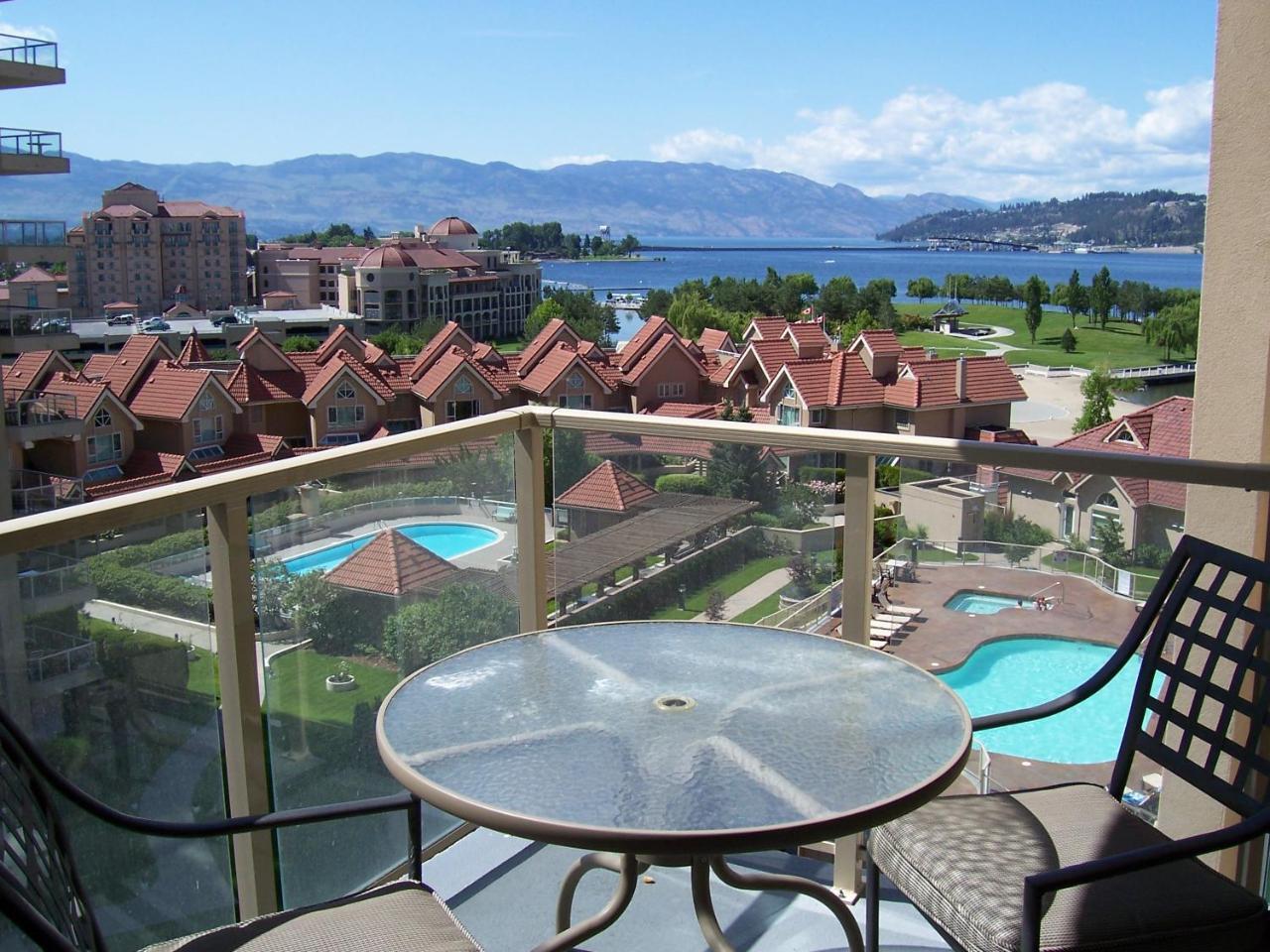 Sunset Waterfront Resort By Kelownacondorentals Екстериор снимка