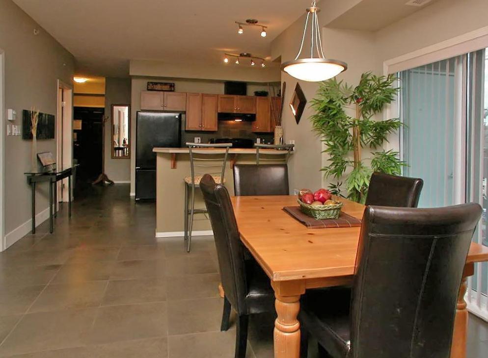 Sunset Waterfront Resort By Kelownacondorentals Екстериор снимка